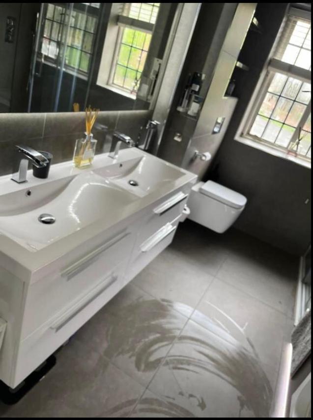 Wandworth, South London Deluxe King Room 2 المظهر الخارجي الصورة